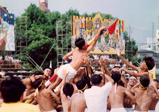 ate meeting getting flag.jpg (51134 oCg)